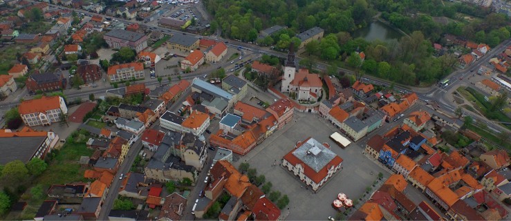 Czy na jarocińskim rynku po rewitalizacji powinien być parking [sonda] - Zdjęcie główne