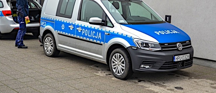 Przed południem kompletnie pijana wsiadła za kierownicę peugeota  - Zdjęcie główne