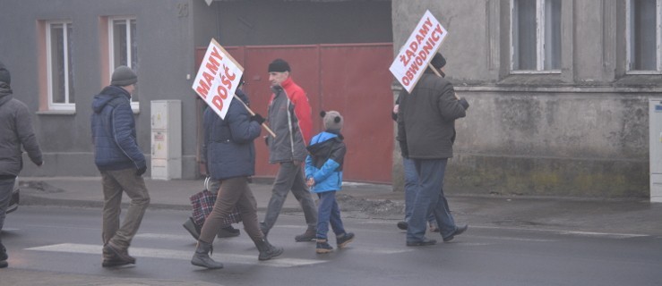 Ludzie zablokowali DK 15. Chcą obwodnicy  - Zdjęcie główne