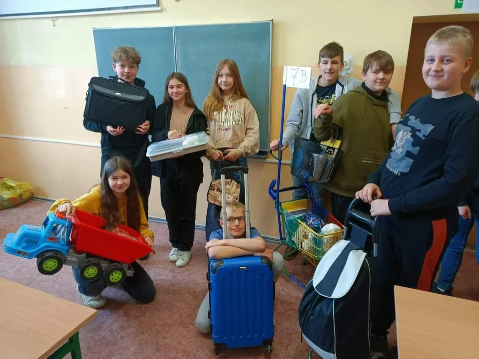 Dzień bez plecaka i "Jaś i Małgosia" w Szkole Podstawowej nr 2 w Jarocinie - Zdjęcie główne