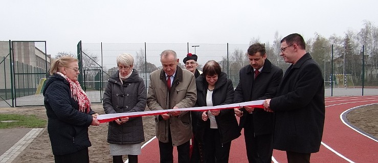  Drugie boisko z bieżnią  - Zdjęcie główne