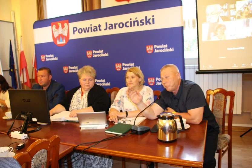 Czy zwolnienie opiekunek medycznych uratuje jarociński szpital?