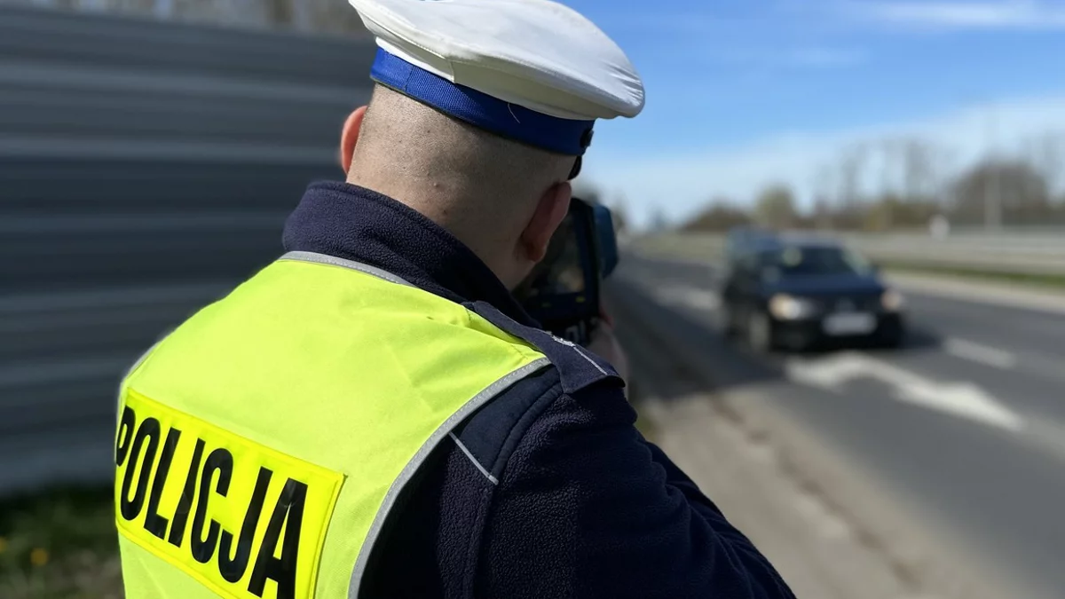 Jechał za szybko i bez prawa jazdy. Na drodze stanęła policja - Zdjęcie główne