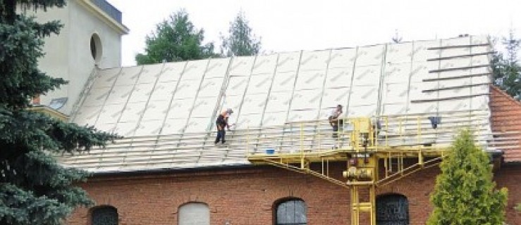 Nowy dach dla kościoła w Kretkowie - Zdjęcie główne
