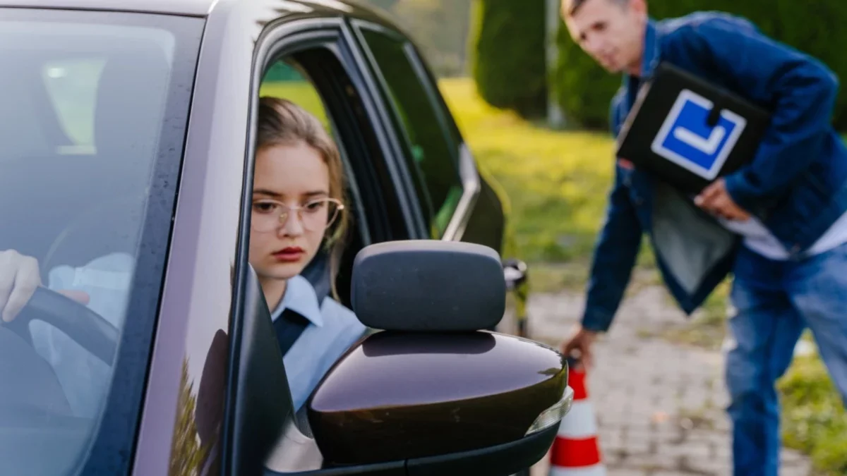Bez placu manewrowego, mniej pytań i większa przejrzystość - egzaminy na prawo jazdy po nowemu - od kiedy