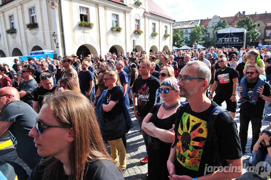 Jarocin Festiwal 2017. Dzień Drugi. Publiczność. Park - Zdjęcie główne