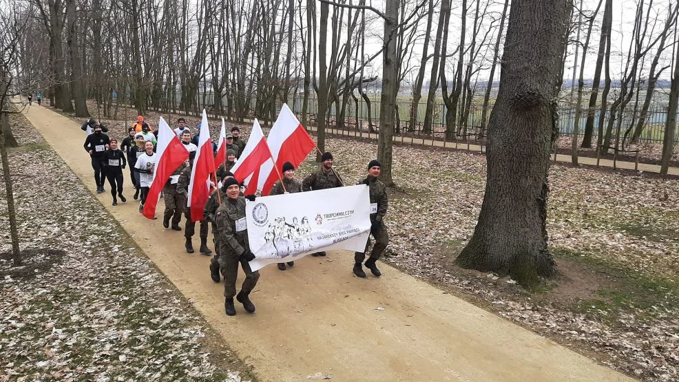 Pobiegli Tropem Wilczym. Wojskowi i Biegacze Jarocin uczcili pamięć Żołnierzy Wyklętych