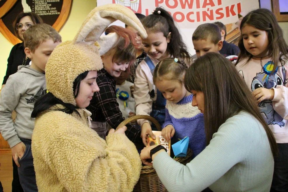 W Kościele prawosławnym trwa Wielki Tydzień.  Polskie śniadanie wielkanocne dla Ukraińców w Jarocinie 