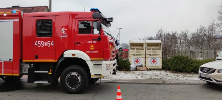 Pożar budynku gospodarczego. Są podejrzenia, że ktoś znajduje się w środku [ZDJĘCIA]  - Zdjęcie główne