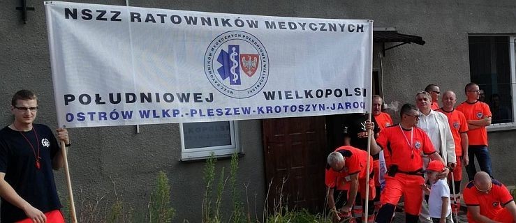 Nie wszyscy dostali ministerialną podwyżkę. Ratownicy medyczni wznawiają protest  - Zdjęcie główne