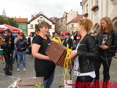 Prezentacje plastyczne na rynku - Zdjęcie główne