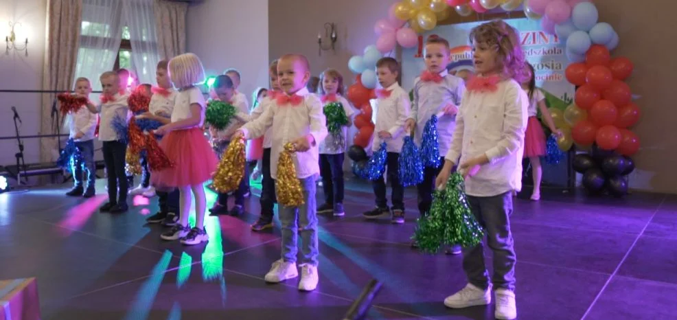 Jarocińskie przedszkole "Jaś i Małgosia" świętowało 10-lecie istnienia razem z Dniem Matki, Ojca i Dziecka [ZDJĘCIA] 