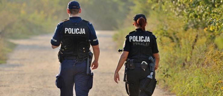 Groził, że się zabije. Policja podjęła poszukiwania. Znaleziono go w nocy w lesie. Trafił do szpitala - Zdjęcie główne