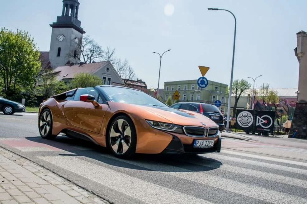 Jakie samochody i motocykle rejestruje się w naszym powiecie,  czy mamy do czynienia z boomem motoryzacyjnym? [ZDJĘCIA]  - Zdjęcie główne