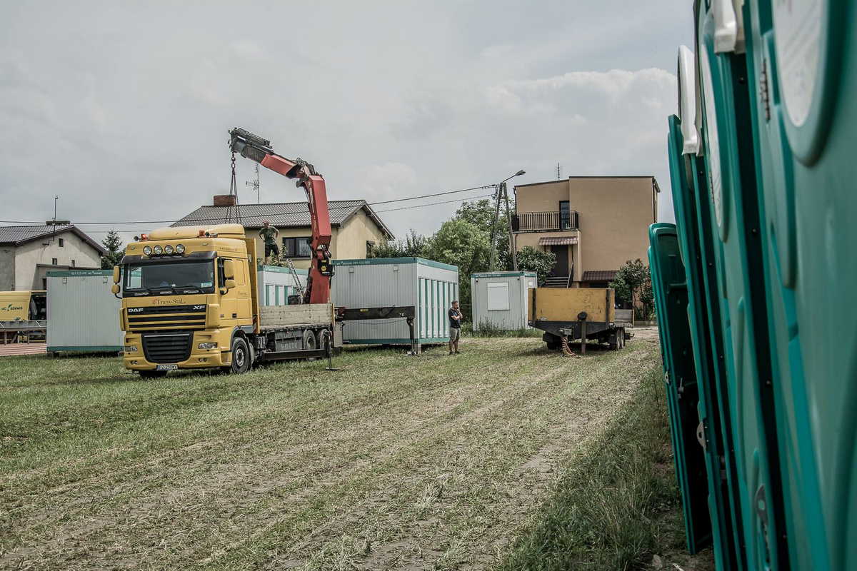 Jarocin Festiwal 2021. Ruszyły przygotowania. Budują scenę festiwalową