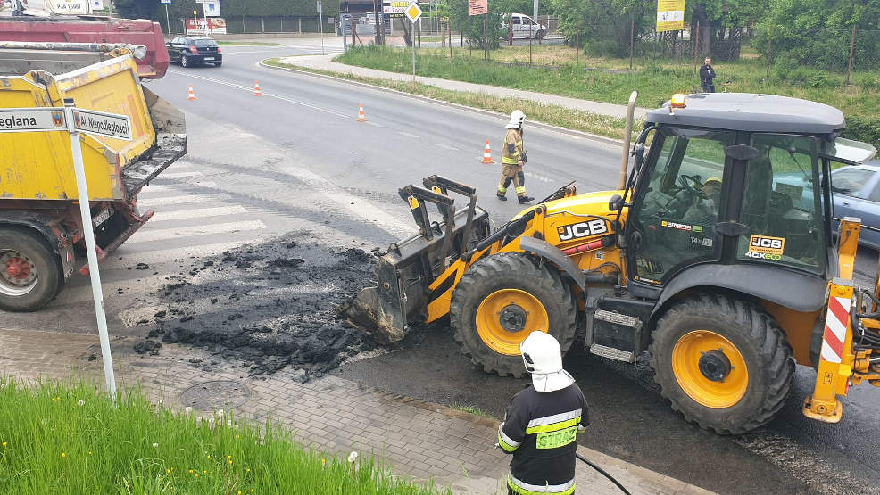 Jarocin. Odpady z oczyszczalni ścieków na ulicy Niepodległości