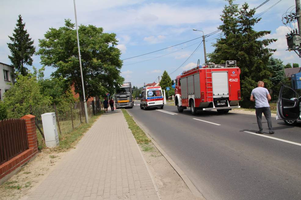 Policja ustala okoliczności zdarzenia z udziałem rowerzysty na ul. Żerkowskiej  w Jarocinie  