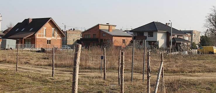 Jedną z największych gmin w powiecie stać na... pół kilometra drogi [SONDA+ AKTUALIZAJA] - Zdjęcie główne