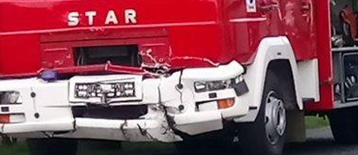 zwielkopolski24.pl: Wóz strażacki zderzył się z osobówką. Są ranni  - Zdjęcie główne