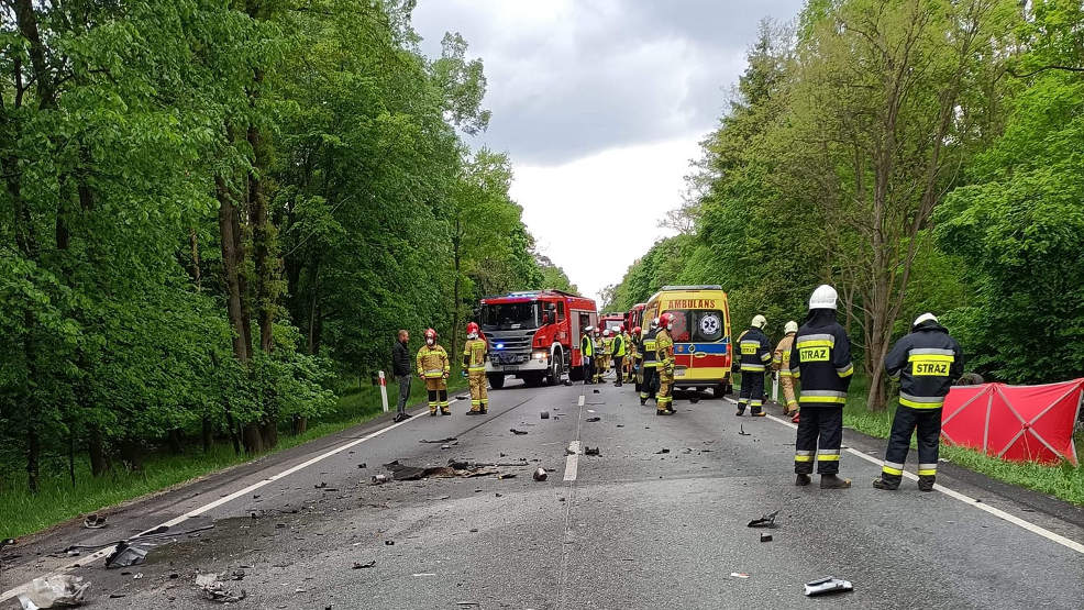 Zderzenie dwóch pojazdów na krajowej nr 11.  Kierowca seata nie żyje [AKTUALIZACJA]     - Zdjęcie główne