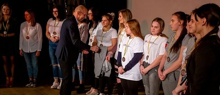 Wolontariuszki z Cerekwicy Nowej (gm. Jaraczewo) nagrodzone - Zdjęcie główne