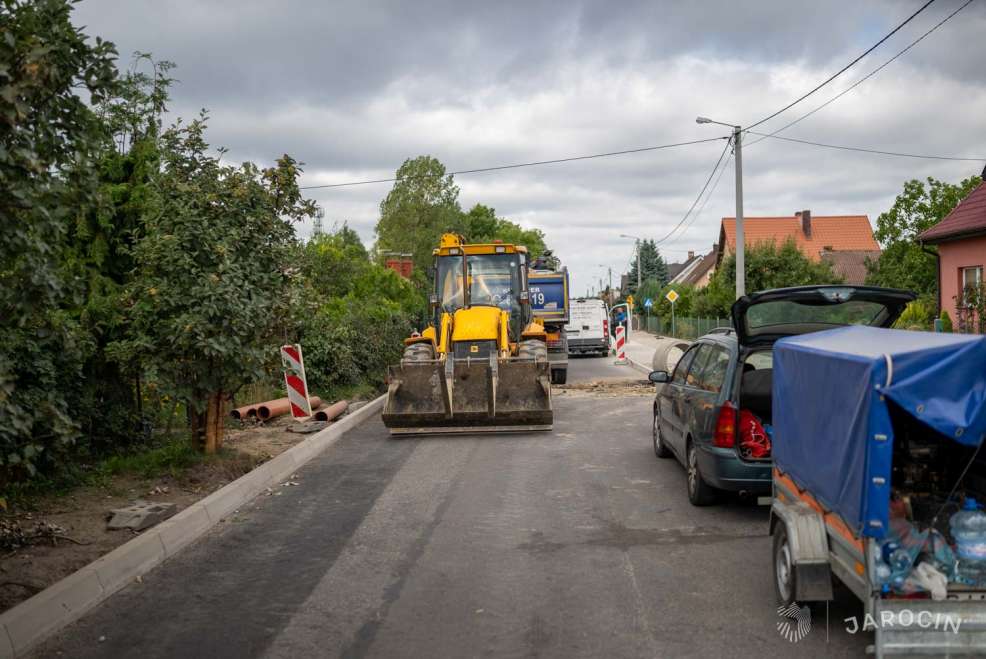 Budują rondo i przebudowują ulice w Jarocinie. Do końca mają niewiele czasu 