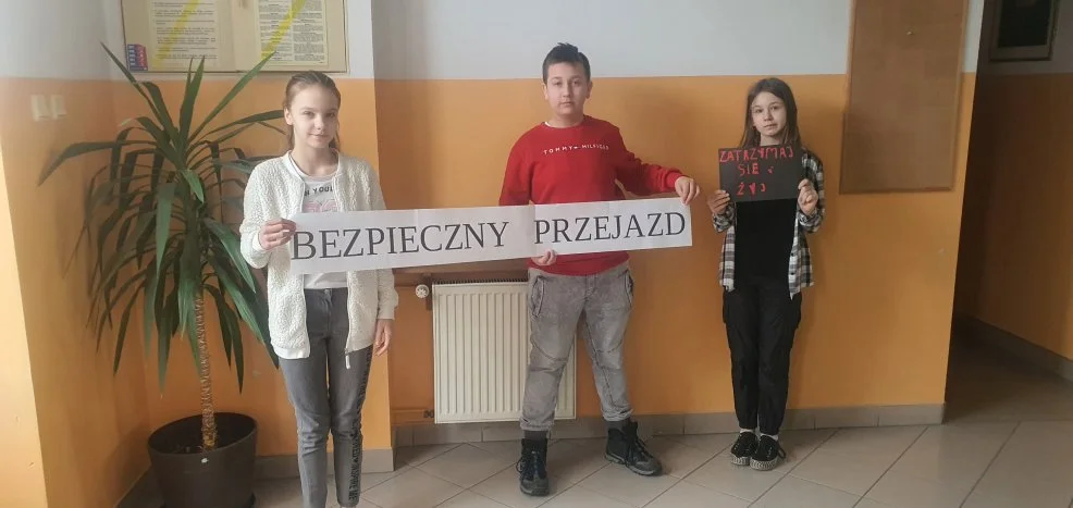 Szkoła Podstawowa w Łuszczanowie ponownie w akcji "Bezpieczny przejazd" - Zdjęcie główne
