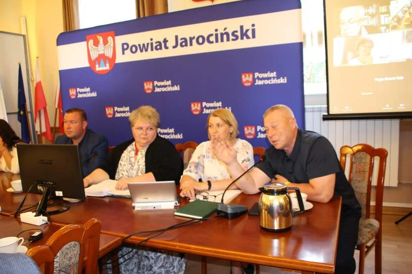 Czy zwolnienie opiekunek medycznych uratuje jarociński szpital?