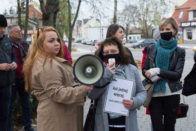 Protest "Ani jednej więcej" w Jarocinie [ZDJĘCIA, WIDEO]  - Zdjęcie główne