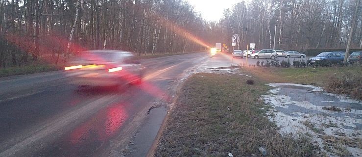 UWAGA! Na ulicy Powstańców Wlkp. w Jarocinie ślizgawka: "Obróciło mnie o 180 stopni"  - Zdjęcie główne