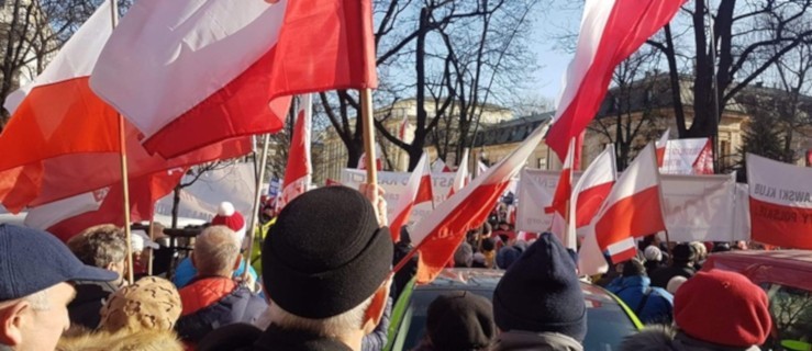 Miejski radny na manifestacji. Zdaniem niektórych to niedopuszczalne [SONDA] - Zdjęcie główne