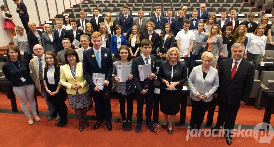 Jarocin. Uczennice ZSP nr 1 obradowały w Sejmiku  - Zdjęcie główne