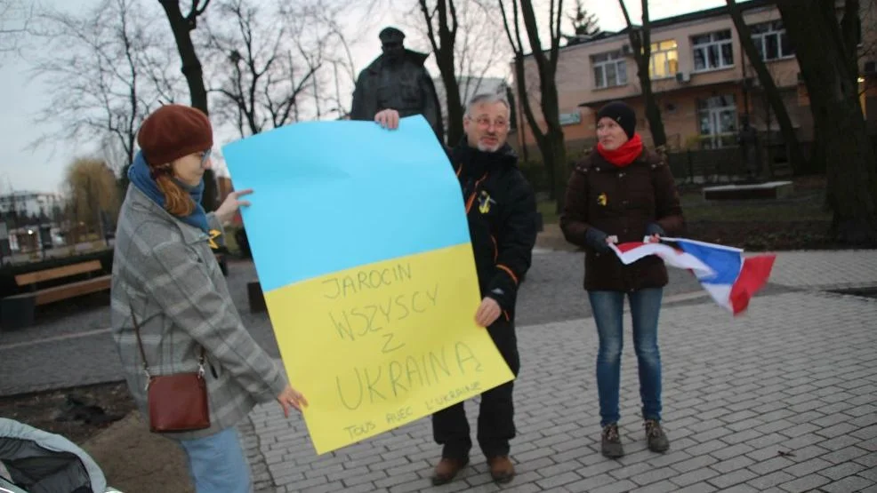 Jarocin solidarny z Ukrainą. Pokojowe spotkanie w parku [ZDJĘCIA, WIDEO] - Zdjęcie główne