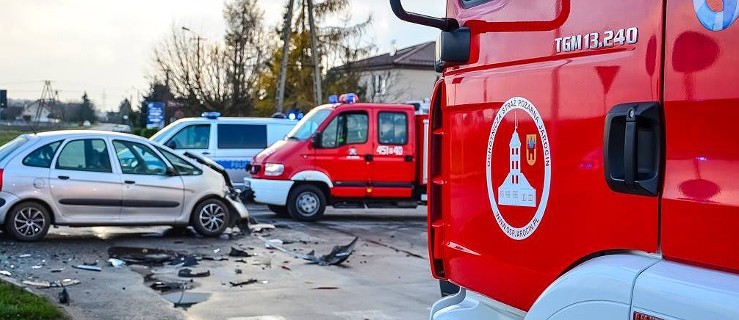 Zderzenie dwóch aut. Służby w akcji. - Zdjęcie główne