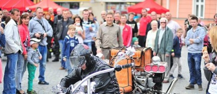 Motocykle, alfy i ciągniki na rynku [WIDEO]  - Zdjęcie główne