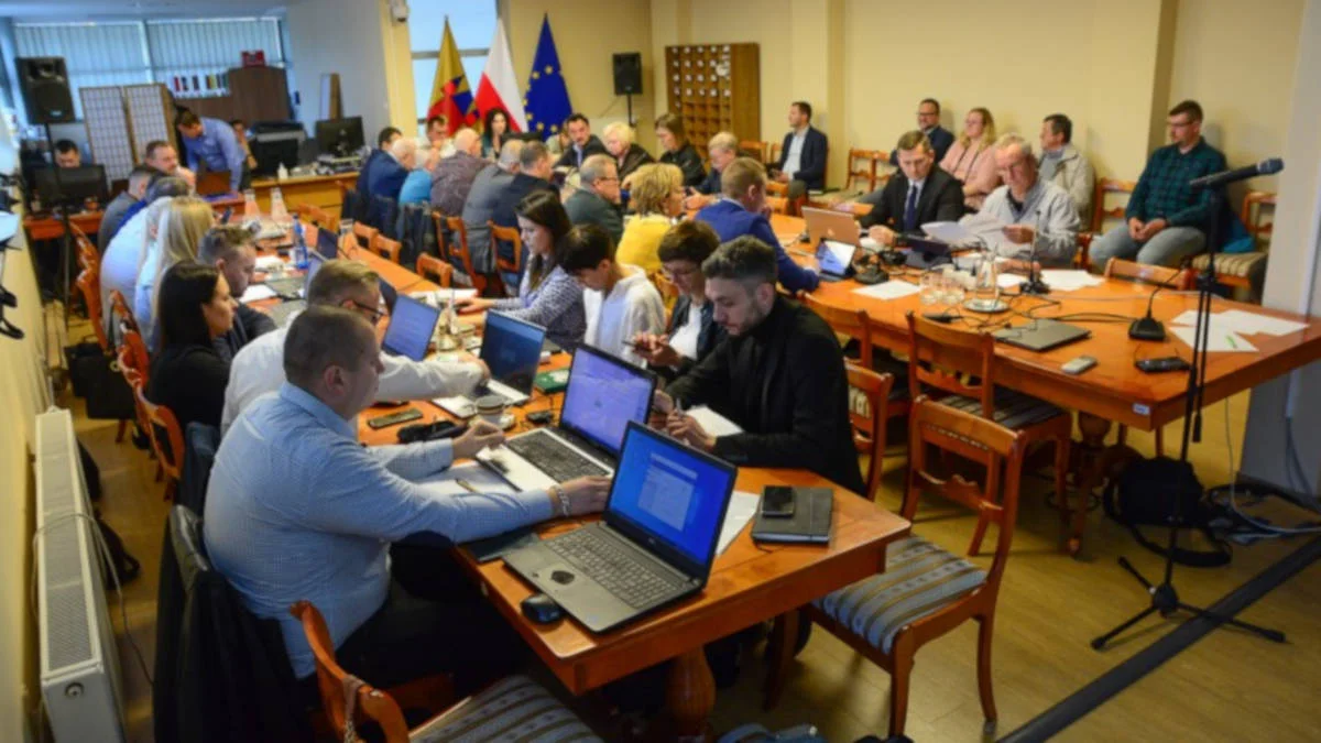 Ostatnie w tym roku posiedzenie Rady Miejskiej w Jarocinie. Co w programie? - Zdjęcie główne