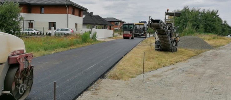 Asfalt na drogach gruntowych? Zobacz, gdzie   - Zdjęcie główne