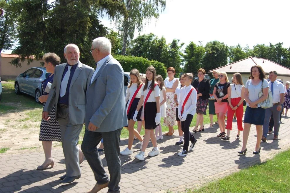 Jubileusz proboszcza parafii w Cielczy. W sobotę były prezenty, a w niedzielę festyn