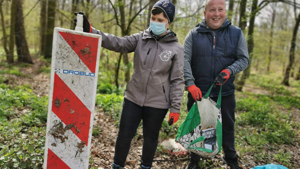 Wiosenne Porządki z RoweLOVE Jarocin. Zebrali jeszcze więcej śmieci niż w marcu