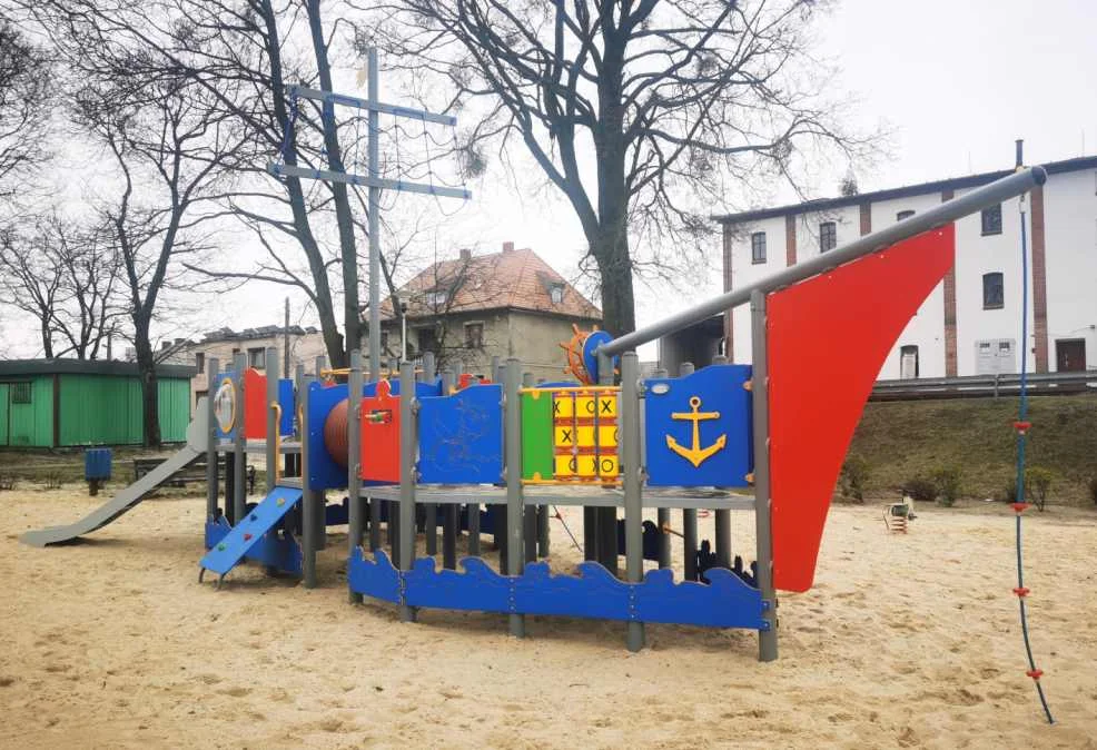 Plac zabaw na "Zdrojach" ponownie otwarty - Zdjęcie główne