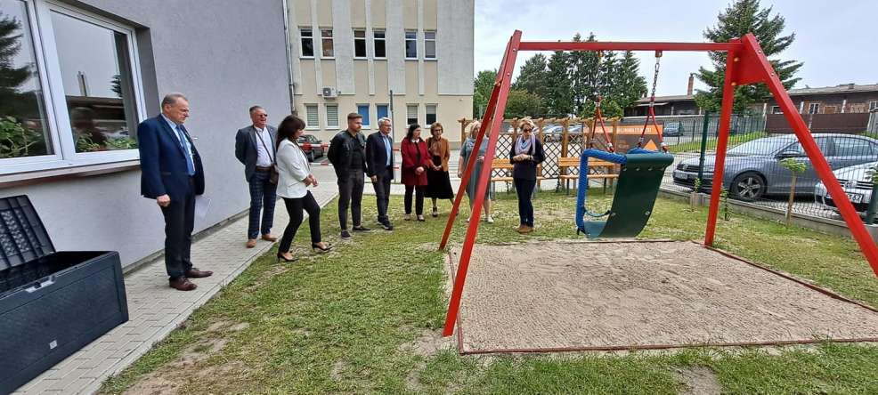 Jarocin. Szkoła specjalna wzbogaciła się o szkolny teren rekreacyjno-wypoczynkowy