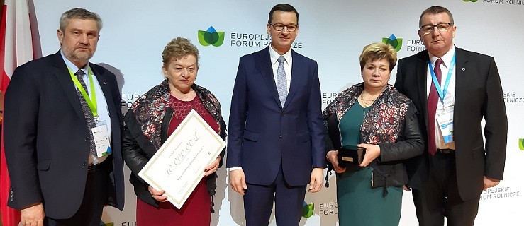 Przewodnicząca dostała od premiera czek na 10 tys. zł  - Zdjęcie główne