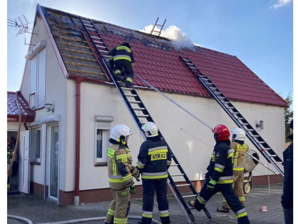 Pożar poddasza domu w Jarocinie - Zdjęcie główne