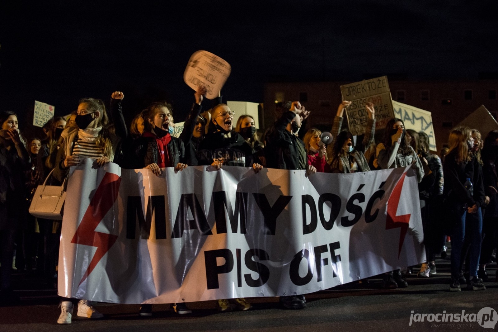 Jarocin. Protest kobiet. Trzecia manifestacja na ulicach Jarocina  - Zdjęcie główne