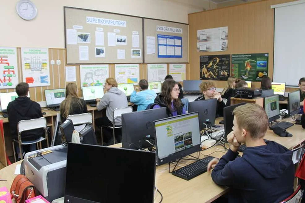 Edukacyjna eko pracownia w Liceum Ogólnokształcącym w Jarocinie [ZDJĘCIA] - Zdjęcie główne