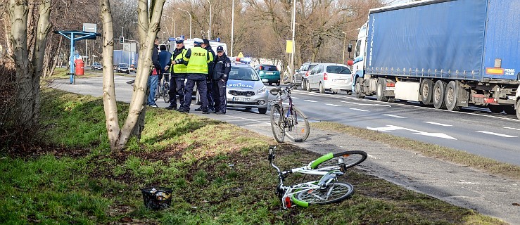 Zderzenie rowerzystów - Zdjęcie główne