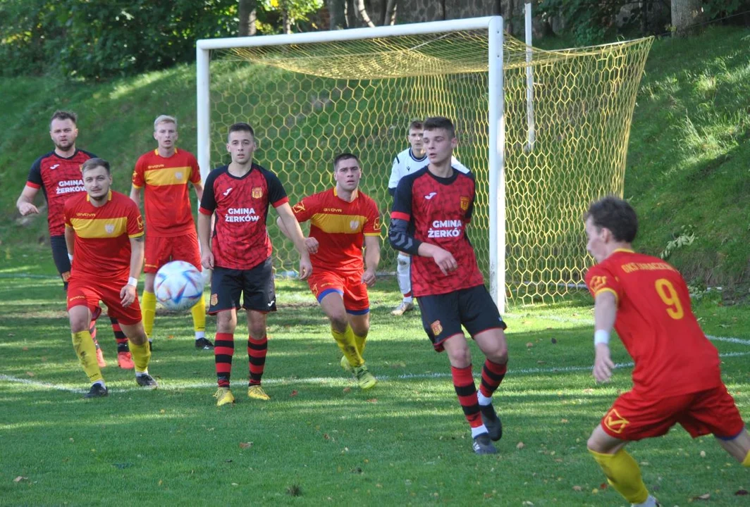 Powiatowe derby w Jaraczewie na wysokim poziomie - Zdjęcie główne