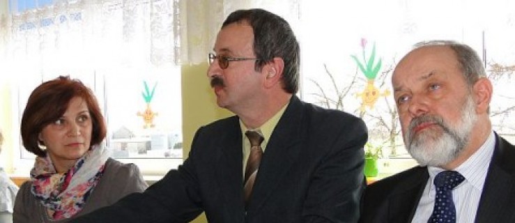 Konkurs na dyrektora w Dobieszczyźnie ogłoszony - Zdjęcie główne