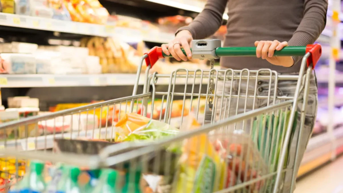 Uwaga, niebezpieczne produkty w sklepach - znana sieć reaguje. Dlaczego i o jaki asortyment chodzi?