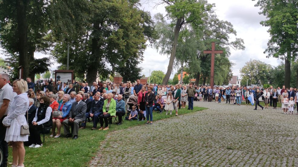 Wierni z całego dekanatu świętowali rocznicę koronacji obrazu podczas odpustu w Golinie [ZDJĘCIA, WIDEO] - Zdjęcie główne